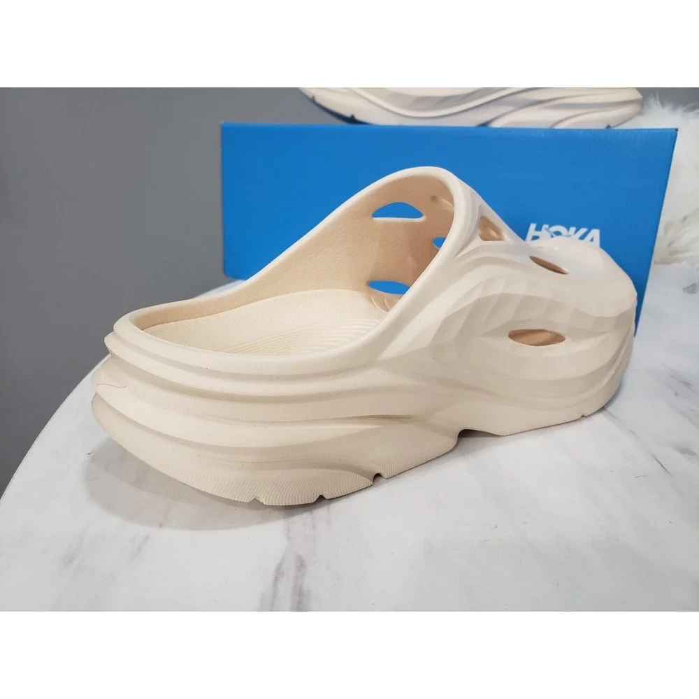 Hoka One One brand new